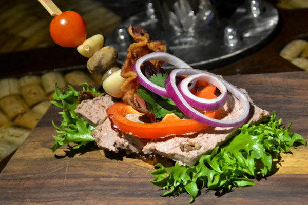 Leverpostej med bacon & rødbede selskabsmad-smørrebrød-leverpostej